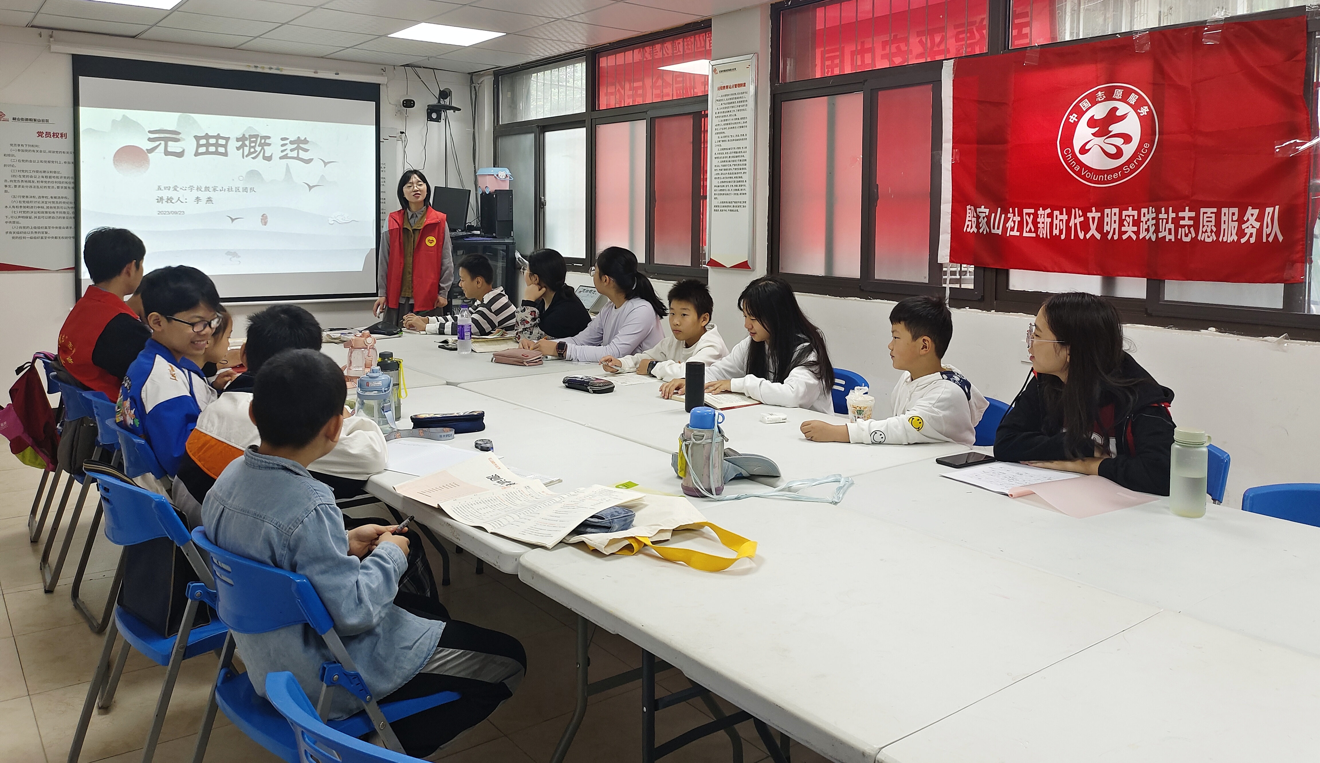 “诵读经典作品，润泽文化心灵”经典诵读教育活动