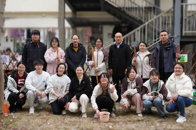 “心视界”生命教育品牌活动：我与春天有个约会